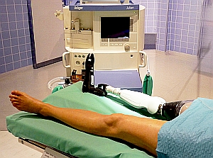 Prothese: Patienten fehlt oft Gewissheit (Foto: pixelio.de/Schütz)