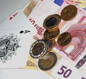 Hoch pokern: App Hersteller gehen oft zu weit (Foto: pixelio.de, Lupo) Hoch pokern: App Hersteller gehen oft zu weit (Foto: pixelio.de, Lupo)