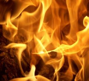 Feuer: mag keinen Schall (Foto: pixelio.de, 110Stefan)
