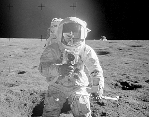 Apollo-Astronaut: Mondstaub nach wie vor ein Problem (Foto: NASA) Apollo-Astronaut: Mondstaub nach wie vor ein Problem (Foto: NASA)