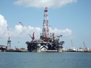 Ölplattform: China hat Großes vor (Foto: pixelio.de, W. Broemme) Ölplattform: China hat Großes vor (Foto: pixelio.de, W. Broemme)