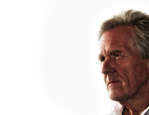 Mann: Depression verwischt Schwarz-Weiß-Kontraste (Foto: pixelio.de, G. Altmann)