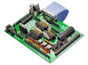 Mehr Möglichkeiten: I/O-Erweiterung für Rasperry Pi (Foto: element14.com) Mehr Möglichkeiten: I/O-Erweiterung für Rasperry Pi (Foto: element14.com)