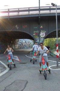 Die bunten Deko-Segel von BEKO am Donaukanal in Wien (Foto: ©beko)