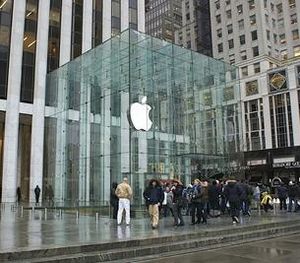 Apple-Store: einigen Mitarbeitern sind Kunden egal (Foto: pixelio.de, Stahnke)