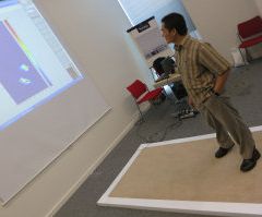 Cleverer Teppich: erkennt Fußabdrücke (Foto: manchester.ac.uk)