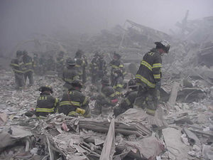 9/11: giftiger Staub verursacht Krebs (Foto: elephantjournal.com) 9/11: giftiger Staub verursacht Krebs (Foto: elephantjournal.com)
