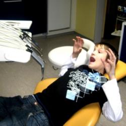 Angst vor dem Zahnarzt: Placebo im Kopf nützlich (Foto: pixelio.de, by-sassi) Angst vor dem Zahnarzt: Placebo im Kopf nützlich (Foto: pixelio.de, by-sassi)