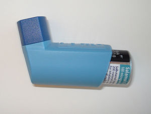 Inhalator: Asthma Auslöser für seelische Probleme (flickr.com/net_efekt)