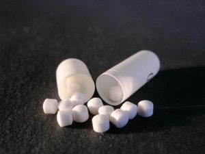Mephedron: gibt es in Pillen- oder Pulverform (Foto: pixelio.de, C. Hautumm)