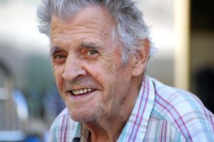 Betagter Mann: hohes Alter durch gute Bildung (Foto: pixelio.de, P.G. Meister)