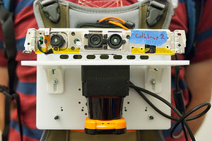 Prototyp zum Umschnallen: viel Sensrik für gute Karten (Foto: Patrick Gillooly)