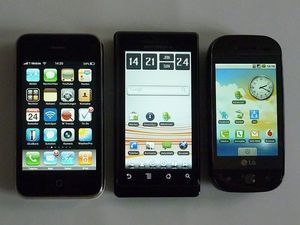 Smartphones: Kopfzerbrechen für Medienhäuser (Foto: Wikipedia, cc gillyberlin)