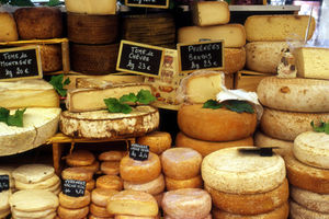 Käse: liefert viel Kalzium (Foto: pixelio.de, Singe Kremer) Käse: liefert viel Kalzium (Foto: pixelio.de, Singe Kremer)