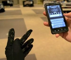 Tastatur-Handschuh: im Winter angenehm (Foto: gauntletkeyboard.com)