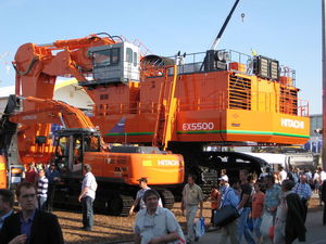 Hitachi-Baumaschine: beliebter als TV-Geräte (Foto: wikipedia.de)