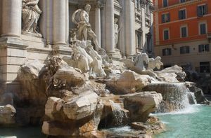 Trevi-Brunnen: Touristen kommen, Investoren nicht (Foto: pixelio.de/Dirscherl)