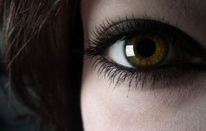 Auge: sagt Autos, ob Fahrer müde ist (Foto: pixelio.de, L. Spreckelmeyer)