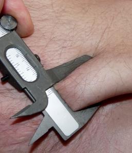 Speckrolle: Fettsucht-Risiko bei Kindern steigt (Foto: pixelio.de, D. Schütz) Speckrolle: Fettsucht-Risiko bei Kindern steigt (Foto: pixelio.de, D. Schütz)