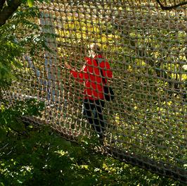 Ausgegrenztes Kind: Krebs diskriminiert (Foto: pixelio.de, Karl-Heinz Laube) Ausgegrenztes Kind: Krebs diskriminiert (Foto: pixelio.de, Karl-Heinz Laube)