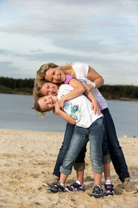 Familie: Kinder verlängern das Leben (Foto: pixelio.de, R. v. Melis)