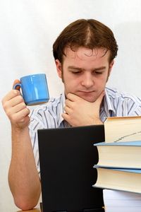 Student: Wer hoch hinaus will, drückt sich gepflegt aus (Foto: pixelio.de, Adel)