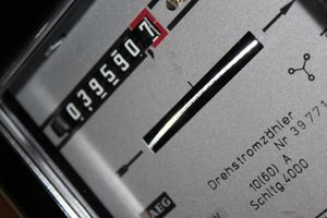Stromzähler: er läuft und läuft und... (Foto: pixelio.de/Cisco Ripac)