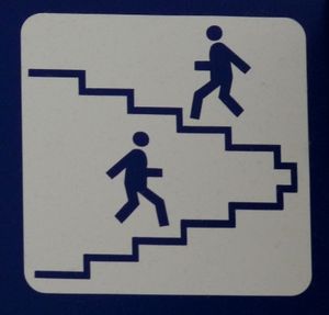 Stiege: Steigen einzelner Stufen effektiv (Foto: pixelio.de, D. Schütz)