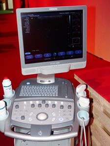 Ultraschall: Moderne Geräte ersetzen Röntgen (Foto: pixelio.de, Dieter Schütz)