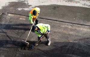 Straßenfeger: Arbeiter leiden unter Ozonbelastung (Foto: pixelio.de, R. Sturm)