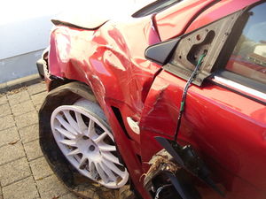 Autounfall: Übergewichtige sterben eher (Foto: pixelio.de, Peter A.)