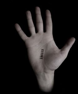 Hand: User nur noch Nummer (Foto: pixelio.de, foto-fine-art.de)