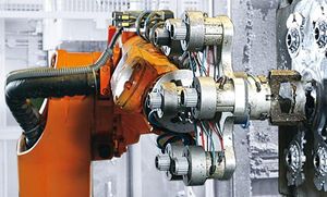 Roboter-Arm: Kuka übertrifft Prognose (Foto: kuka.com)