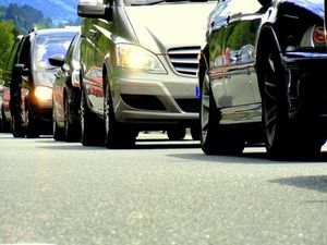 Verkehr: Feinstaub beeinflusst Geburtsgewicht (Foto: pixelio.de, Jens Märker) Verkehr: Feinstaub beeinflusst Geburtsgewicht (Foto: pixelio.de, Jens Märker)