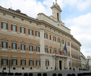 Palazzo Montecitorio: Politiker twittern gern (Foto: wikipedia.it/Manfred Heyde)