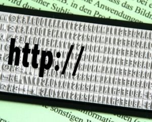 Internet-Adressen: neue Endungen kommen (Foto: pixelio.de, Angela Parszyk)