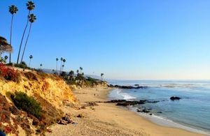 Alito Park Bluffs and Beach, Laguna Beach (© Denis Blofield/shutterstock)