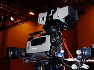 Kamera: TV-Studio befindet sich in Arbeit (Foto: pixelio.de/Dieter Schütz)