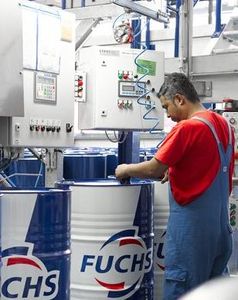 Fuchs-Produktion: Unternehmen mit positivem Ausblick (Foto: fuchs-oil.de)