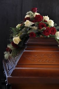 Grab: Falsche Tribut-Seiten am Pranger (Foto: pixelio.de, K. Frischemeyer)