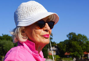 Pensionistin: nicht allen geht es so gut (Foto: pixelio.de/Rainer Sturm)