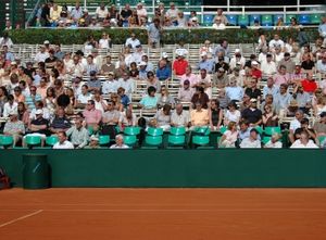 Zuschauer: Tennisprofi gibt Rücktritt bekannt (Foto: pixelio.de/Klicker)
