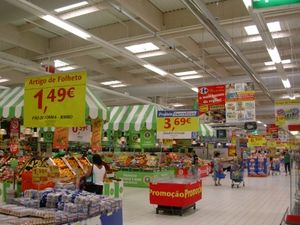 Markt: Wi-Fi-Antennen verfolgen Kunden (Foto: pixelio.de, O. Fischer)