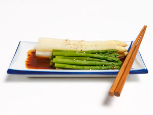 Spargel: Food-Postings werden häufig geteilt (Foto: pixelio.de, Mika Abey)