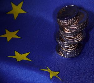 EU-Flagge: Frankreichs Probleme werden größer (Foto: pixelio.de/Lupo) EU-Flagge: Frankreichs Probleme werden größer (Foto: pixelio.de/Lupo)