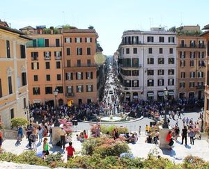 Spanische Treppe: Italiener schnallen Gürtel enger (Foto: pixelio.de/Dirscherl) Spanische Treppe: Italiener schnallen Gürtel enger (Foto: pixelio.de/Dirscherl)