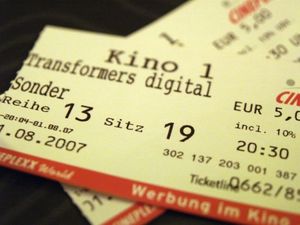Kinokarte: digitale Vorstellungen sind beliebt (Foto: pixelio.de/Jakub Sproski) Kinokarte: digitale Vorstellungen sind beliebt (Foto: pixelio.de/Jakub Sproski)
