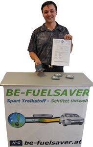 Herbert Renner mit TÜV für BE-Fuelsaver (Copyright: new generation  bio)