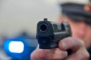 Polizist: Beamte haben Social-Media-Regeln (Foto: pixelio.de, A. Bachert)