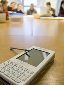 Smartphone: zu neun Prozent am Arbeitsplatz genutzt (Foto: pixelio.de/T. Lohse)